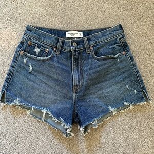 Abercrombie Mom Short Mid Rise Curve Love 27/4